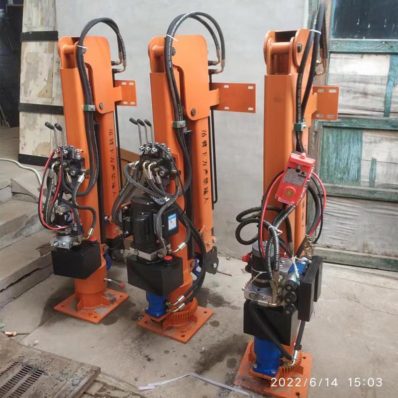 万荣乡重汽蓝牌随车吊 3.2吨 国六动力强 液压驱动 农用自卸起重机